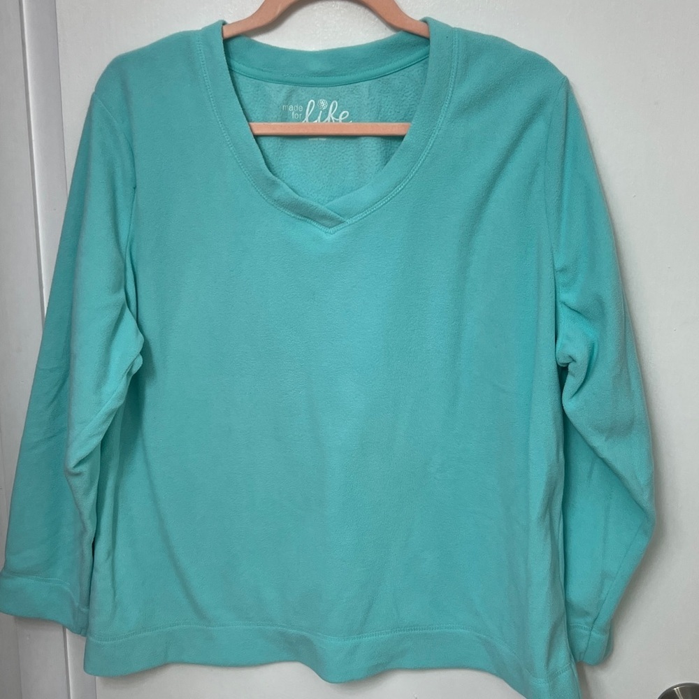 Made for life, Women’s Long Sleeved V-neck fleece, Light Green, Sz. PXL, GUC